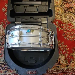 Ludwig Acrolite 14×5 de 1977 + Clam Shell hardcase d&rsquo;origine