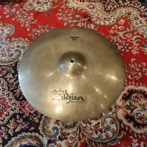 ZILDJIAN Avedis Brilliant Medium Ride 20&Prime;
