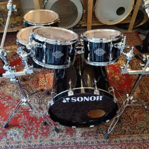 Sonor Select Force S-Drive (Canadian Maple Shell) 10 » x 6,5 » 12 » x 7 » TB14 » x 12 » TB16 » x 14 »  22 » x 20 » Piano Black