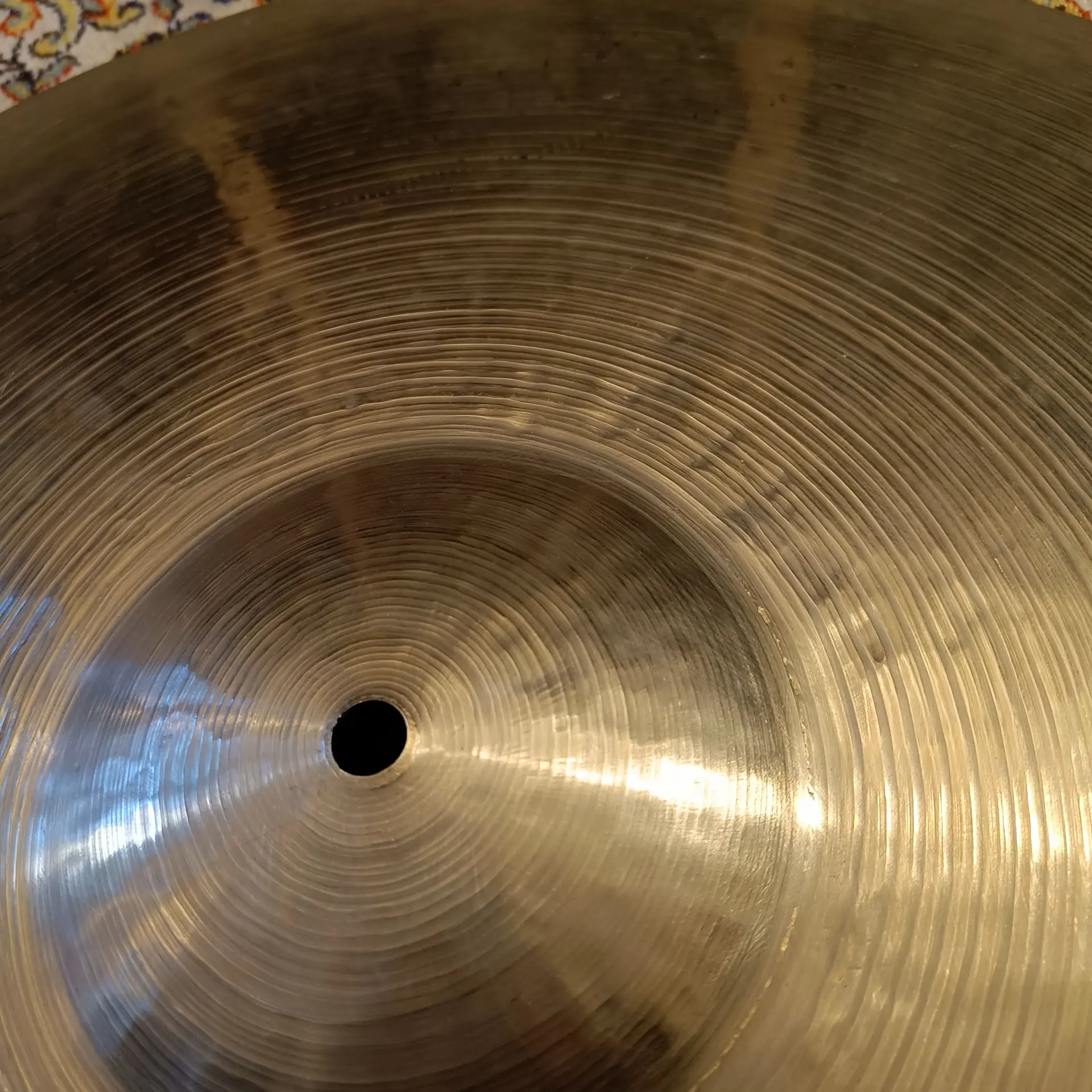 Istanbul Agop Original Vintage 2000 Ride 22" + 3 rivets – Image 2