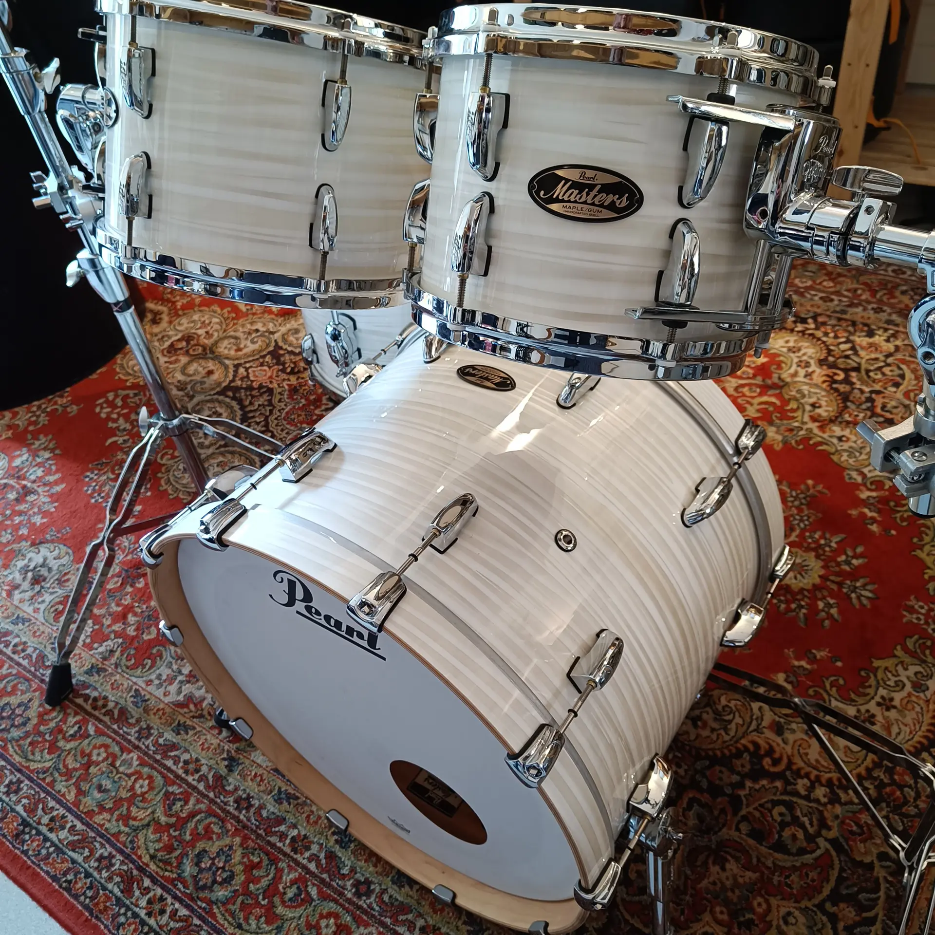Pearl Masters Maple/Gum 22"x16" 10"x7" 12"x8" 16"x16" Silver White Swirl + supports toms – Image 2