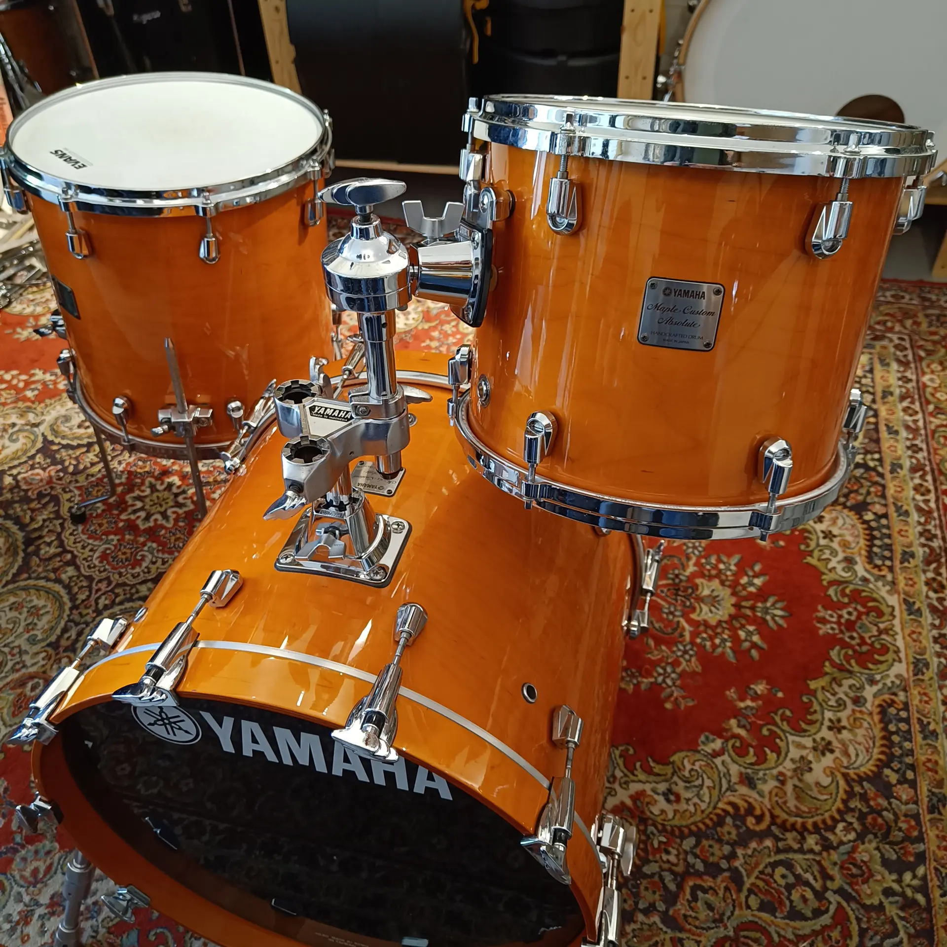 Yamaha Maple Custom Absolute 20"x16" 12"x10 14"x14 Amber Honey Made in Japan – Image 2