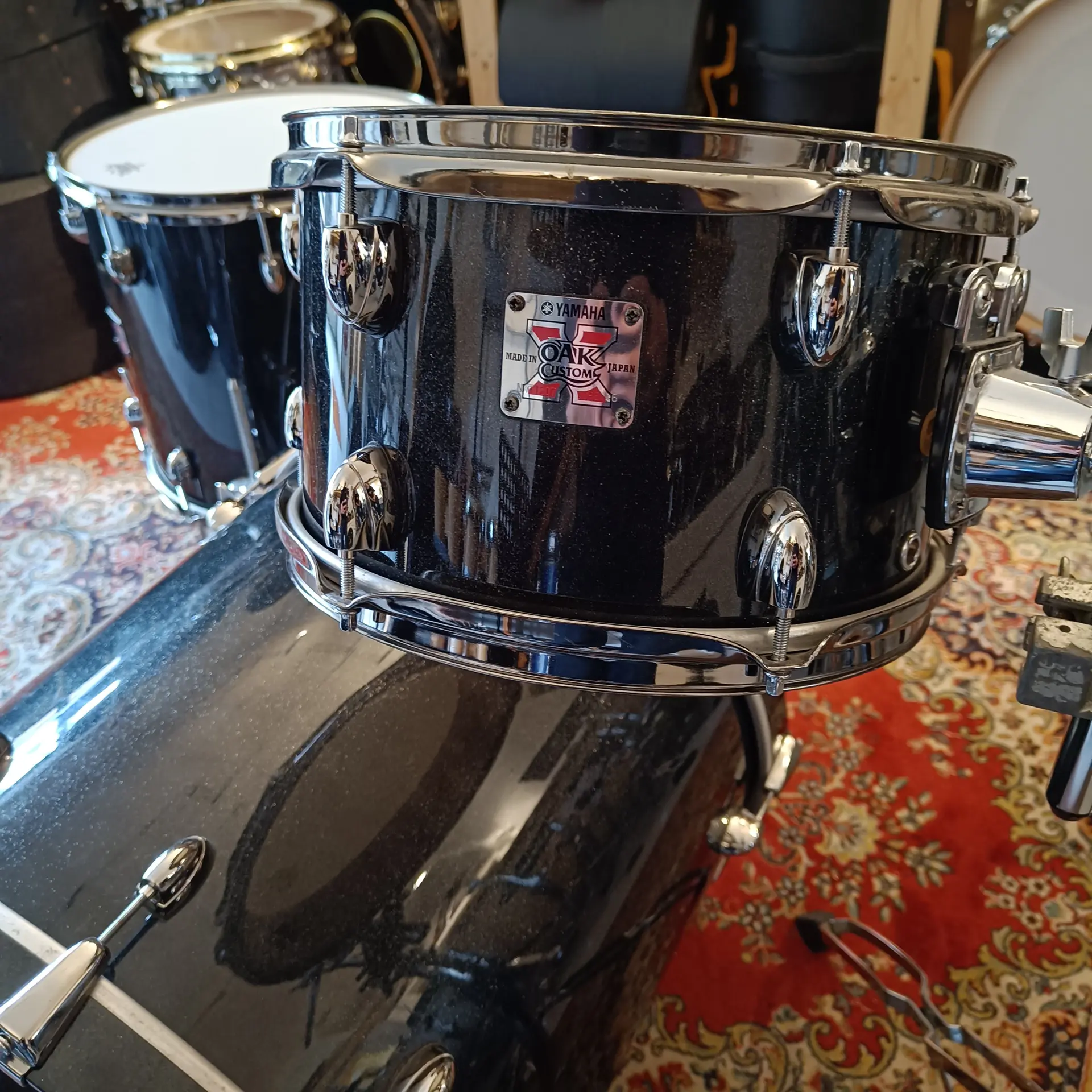 Yamaha Oak Custom X 22"x20" 12x7" 16x15" + support Tom Yamaha Dark Black Sparkle - Image 2
