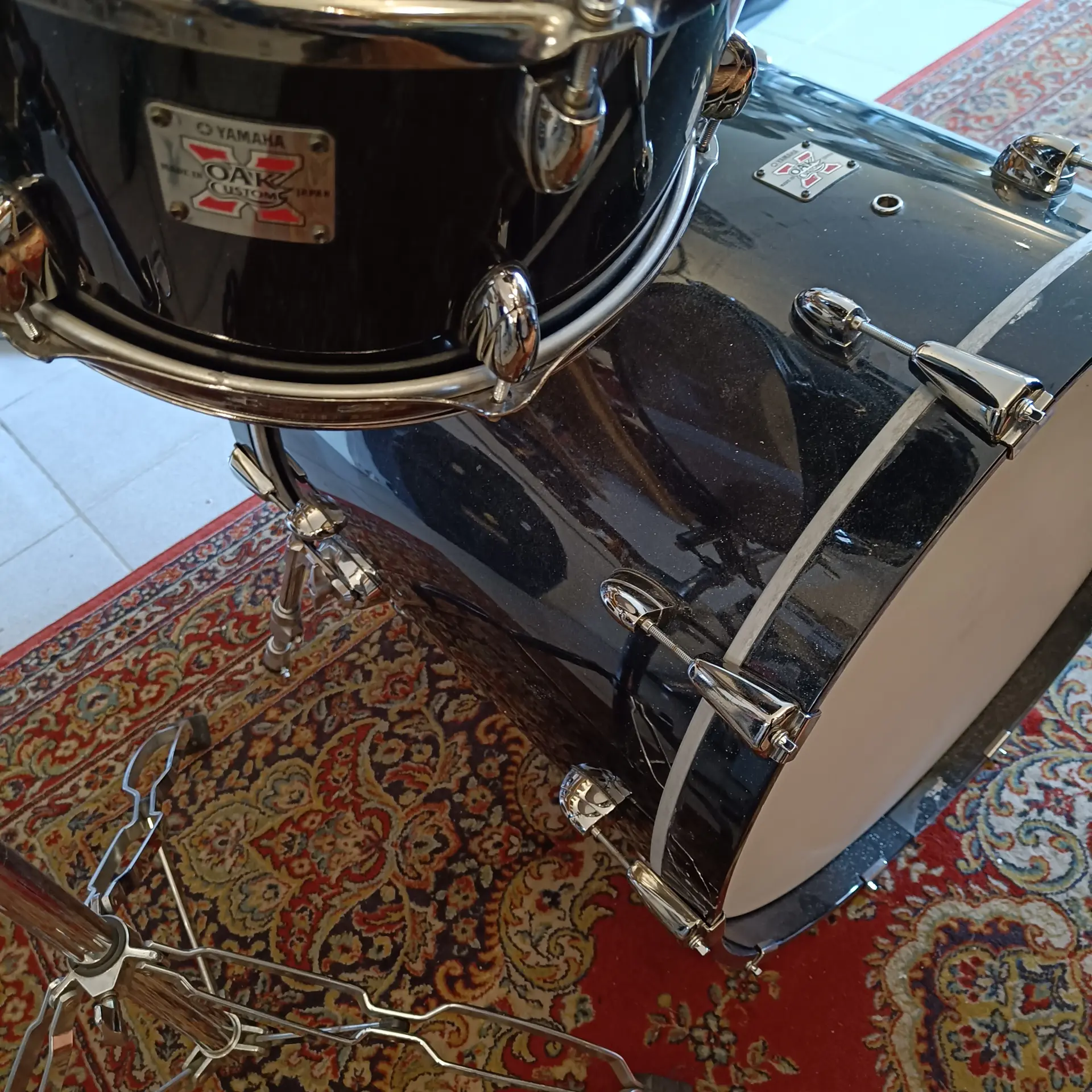 Yamaha Oak Custom X 22"x20" 12x7" 16x15" + support Tom Yamaha Dark Black Sparkle - Image 8