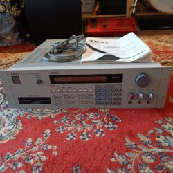 Akai S950 MIDI Digital Sampler 1989 + Manuel