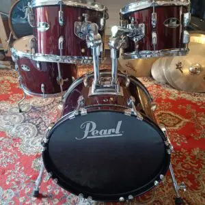 Pearl Roadshow 18&Prime;x12&Prime; 10&Prime;x7&Prime; 12&Prime;x8&Prime; 14&Prime;x10&Prime; Red finish