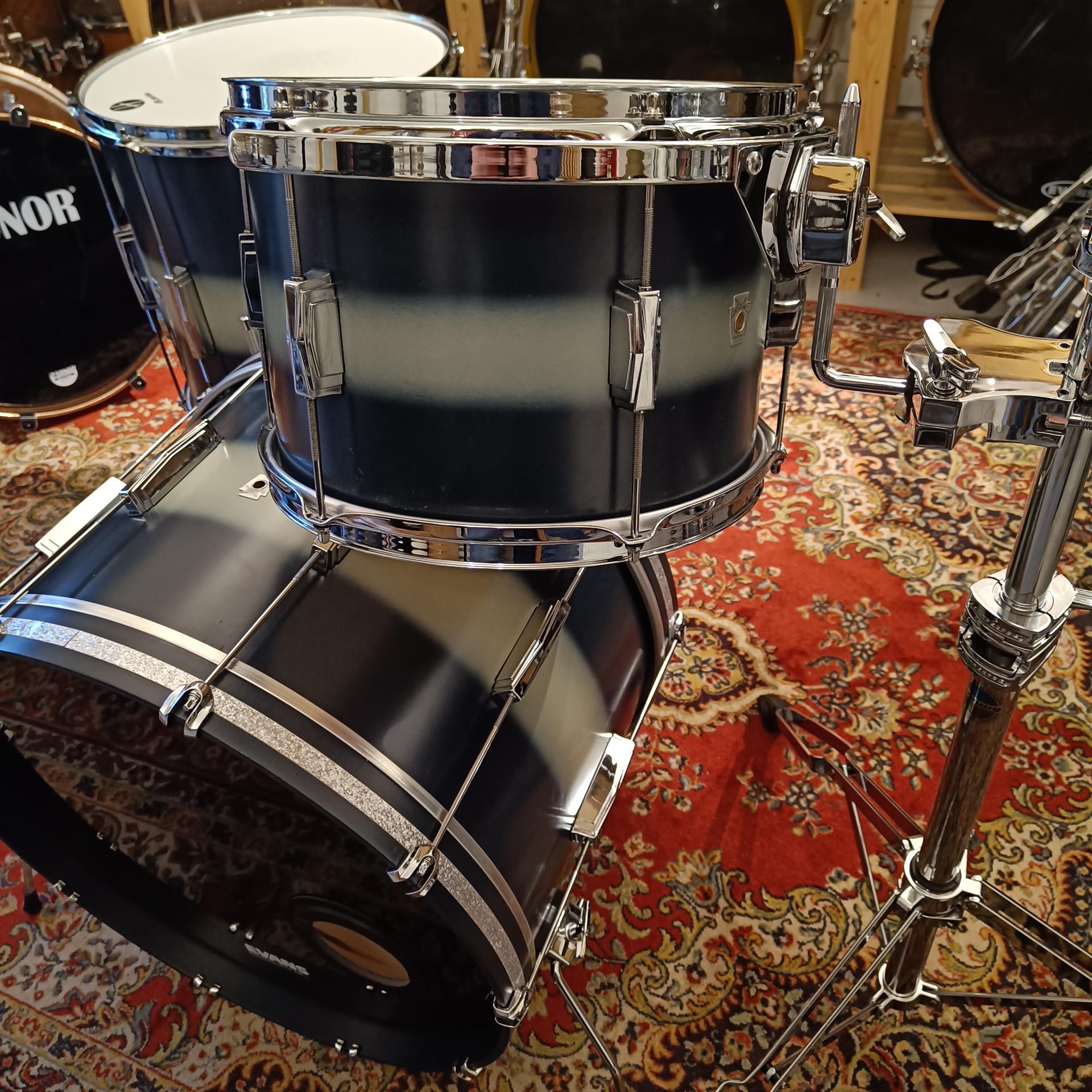 Ludwig Vintage Club Date Rock Duco Blue to Silver Fade 22"x14" 13"x9" 16"x16" 2017 Made in USA  Ltd Edition – Image 2