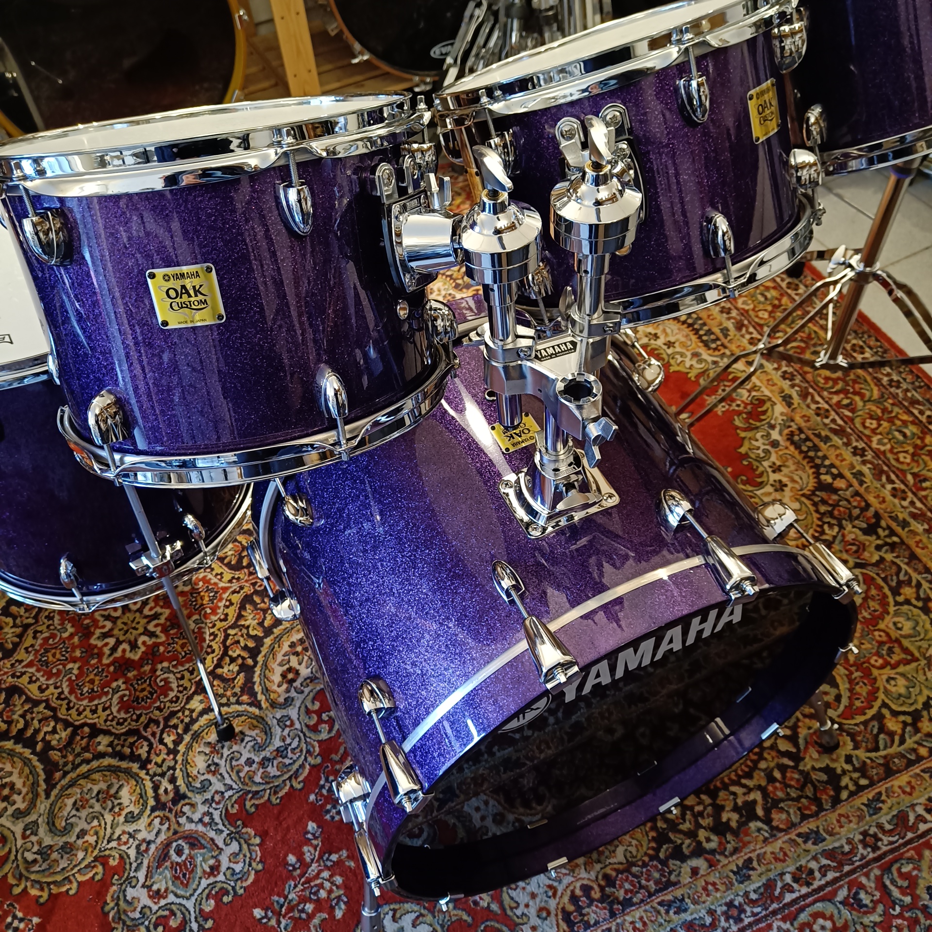Yamaha Oak Custom Signature Manu Katche 22"x16" 10"x7,5" 12"x8" 13"x9" 16"x16" Purple Sparkle – Image 4