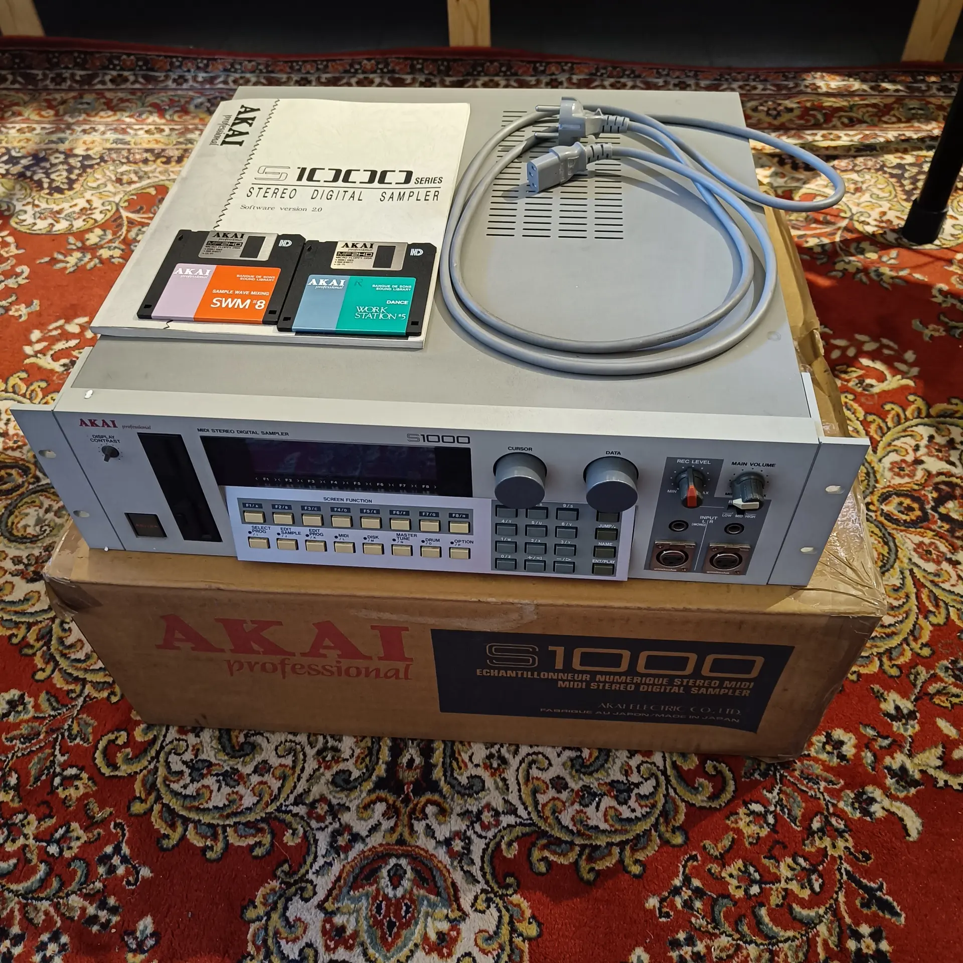 Akai S1000