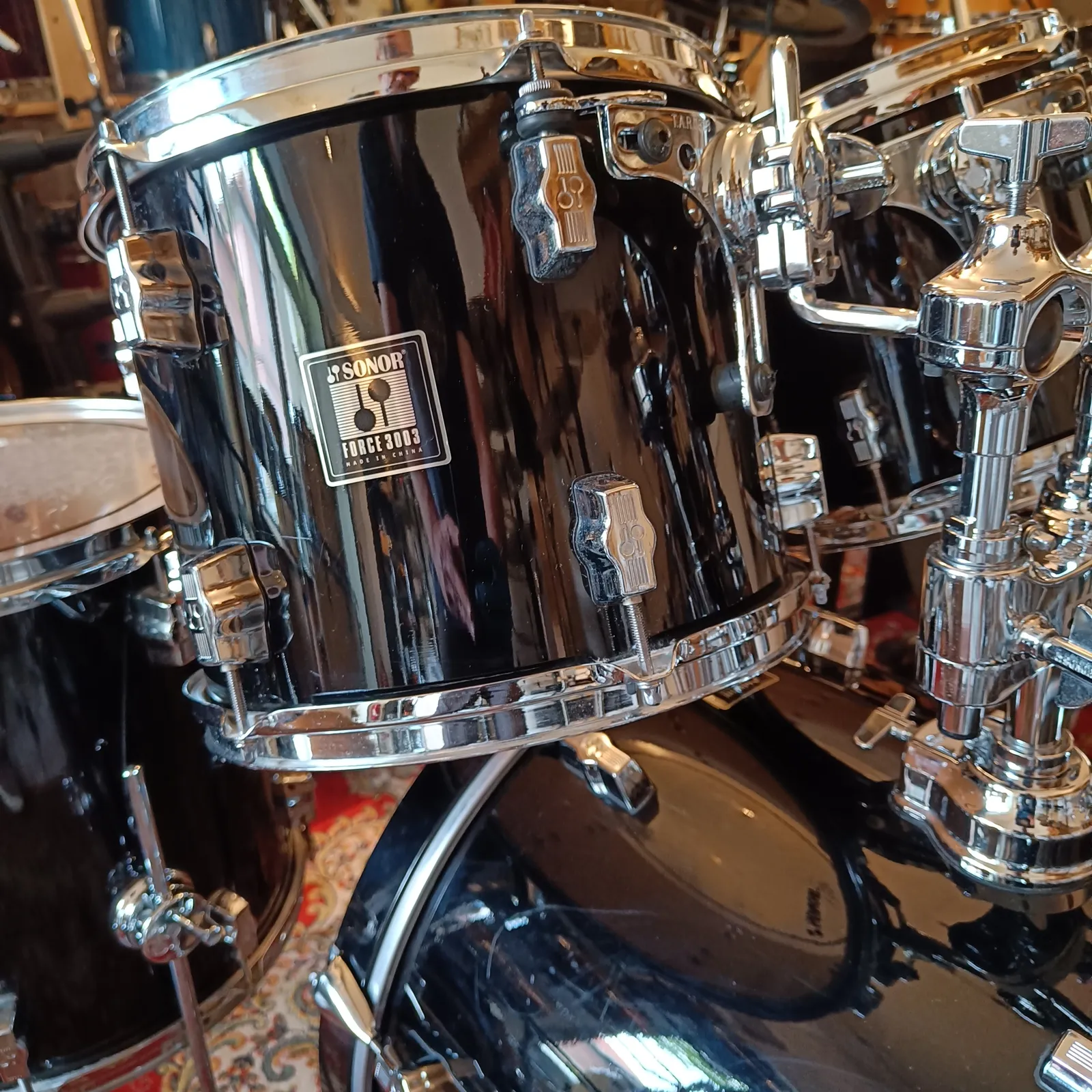 Sonor Force 3003 20"x17" 10"x9" 12"x10" 14"x14"TB + caisse claire 14"x5,5" Black – Image 4