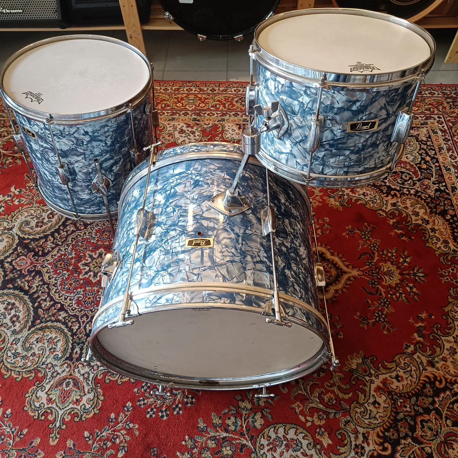 Pearl 20"x14" 12"x8" 14"x14" Valencia Outfit Light Blue Diamond Pearl early 70's